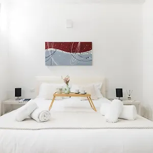Amazing, New & Fully Furnished In Duomo Daire